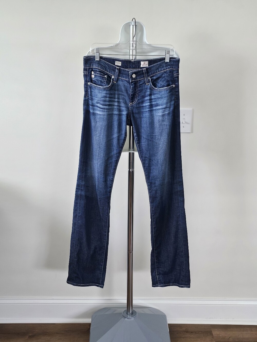 AG Adriano Goldschmied Tomboy Relaxed Straight Size 27R
